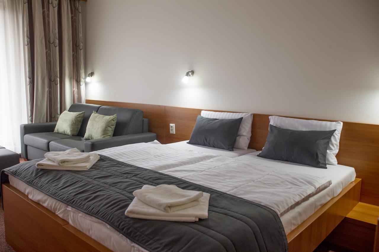 Wellness Hotel Thermal Štúrovo Eksteriør bilde