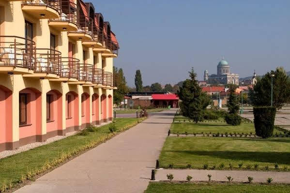 Wellness Hotel Thermal Štúrovo Eksteriør bilde
